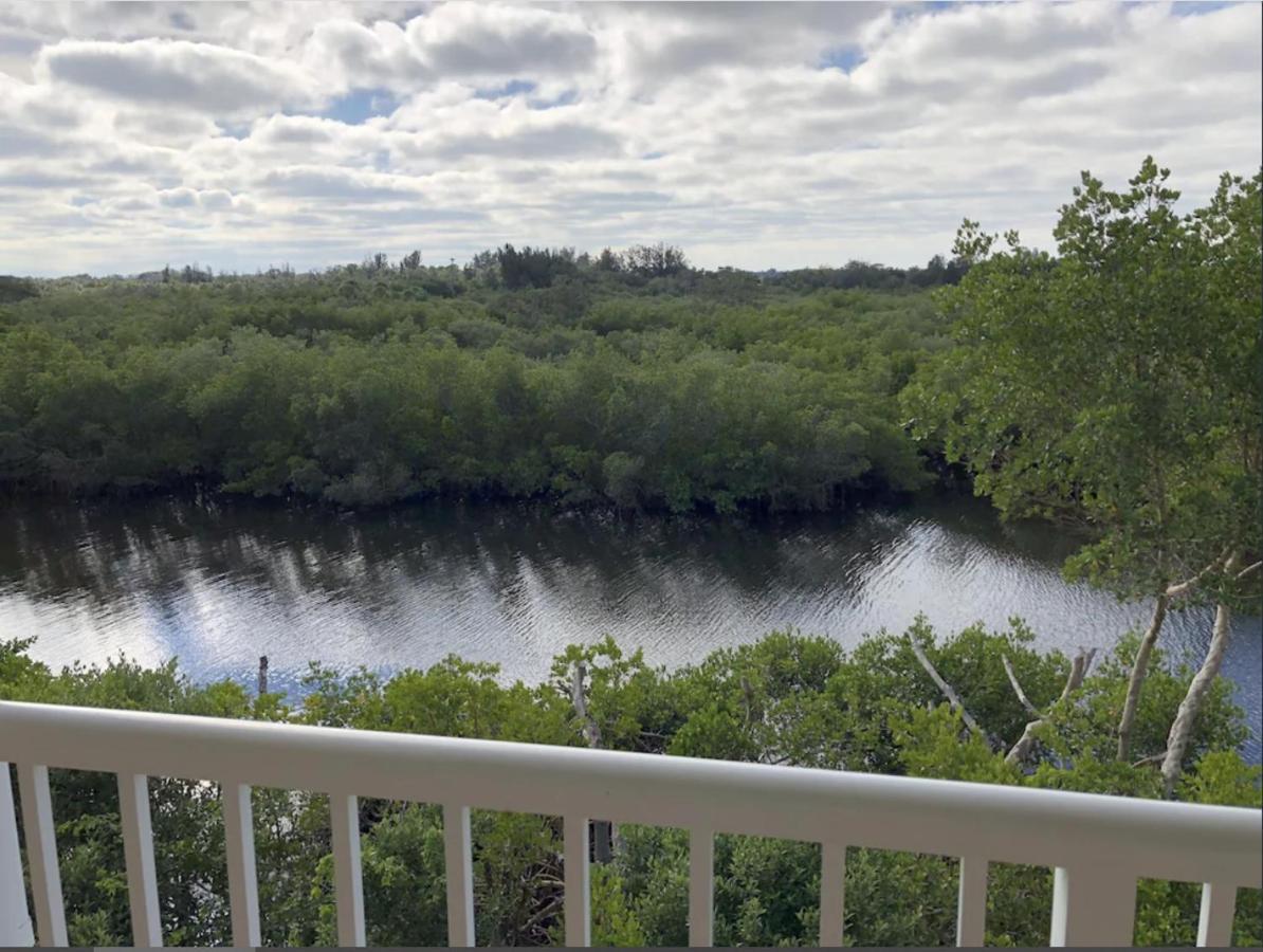 Beautiful New Luxury Townhome With Private Beach And Swimming Pools ラスキン エクステリア 写真