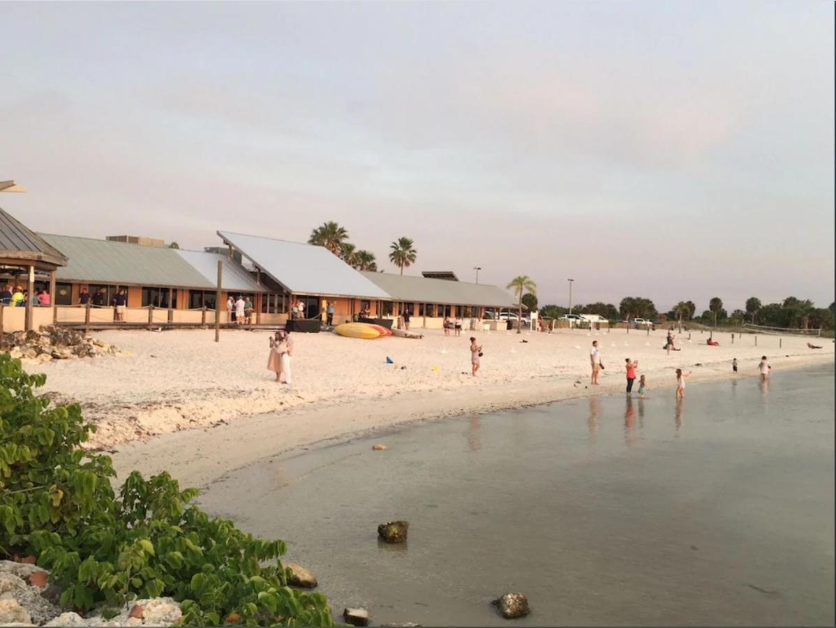 Beautiful New Luxury Townhome With Private Beach And Swimming Pools ラスキン エクステリア 写真