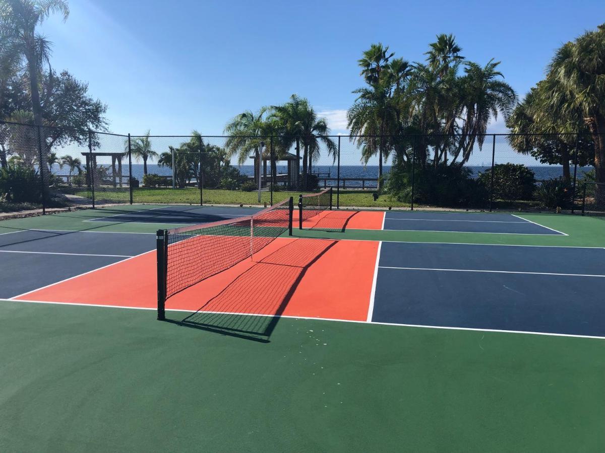 Beautiful New Luxury Townhome With Private Beach And Swimming Pools ラスキン エクステリア 写真